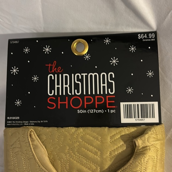 NWT The Christmas Shoppe 50” Gold Tree Skirt - Picture 2 of 7